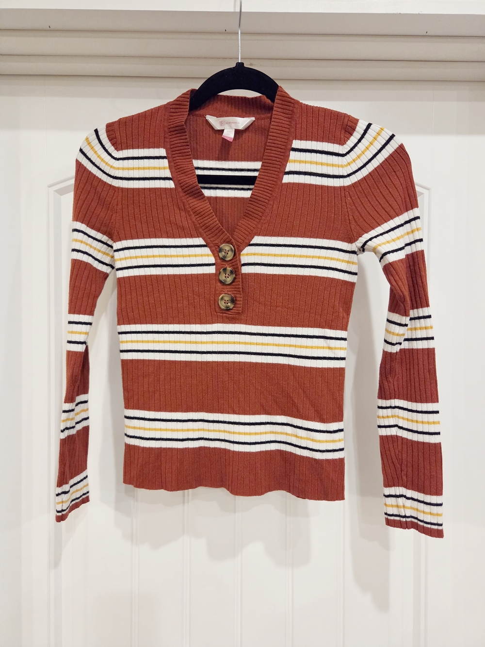 No Boundaries Rust Striped Rib-Knit Long Sleeve Top with Buttons